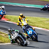 IDM Superbike 1000 in Oschersleben: Rennen 1.