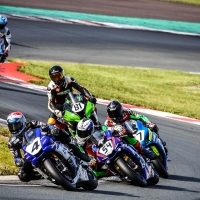 IDM Superbike 1000 in Oschersleben: Rennen 1.