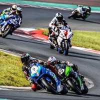 IDM Superbike 1000 in Oschersleben: Rennen 1.