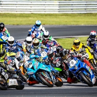 IDM Superbike 1000 in Oschersleben: Rennen 1.