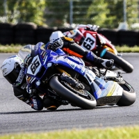 IDM Superbike 1000 in Oschersleben: Rennen 1.