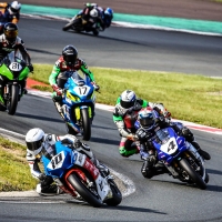 IDM Superbike 1000 in Oschersleben: Rennen 1.
