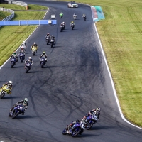 IDM Supersport 300 in Oschersleben: Rennen 1.