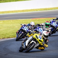 IDM Supersport 300 in Oschersleben: Rennen 1.