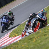 IDM Supersport 300 Trainings am Freitag in Oschersleben