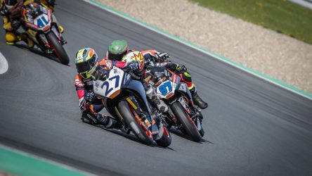 IDM Supersport 300 – IDM-Neuling Steeman besiegt deutsche Top-Piloten