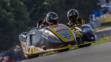 Sidecar – PS-Donner auf dem Circuit du Val de Vienne in Frankreich