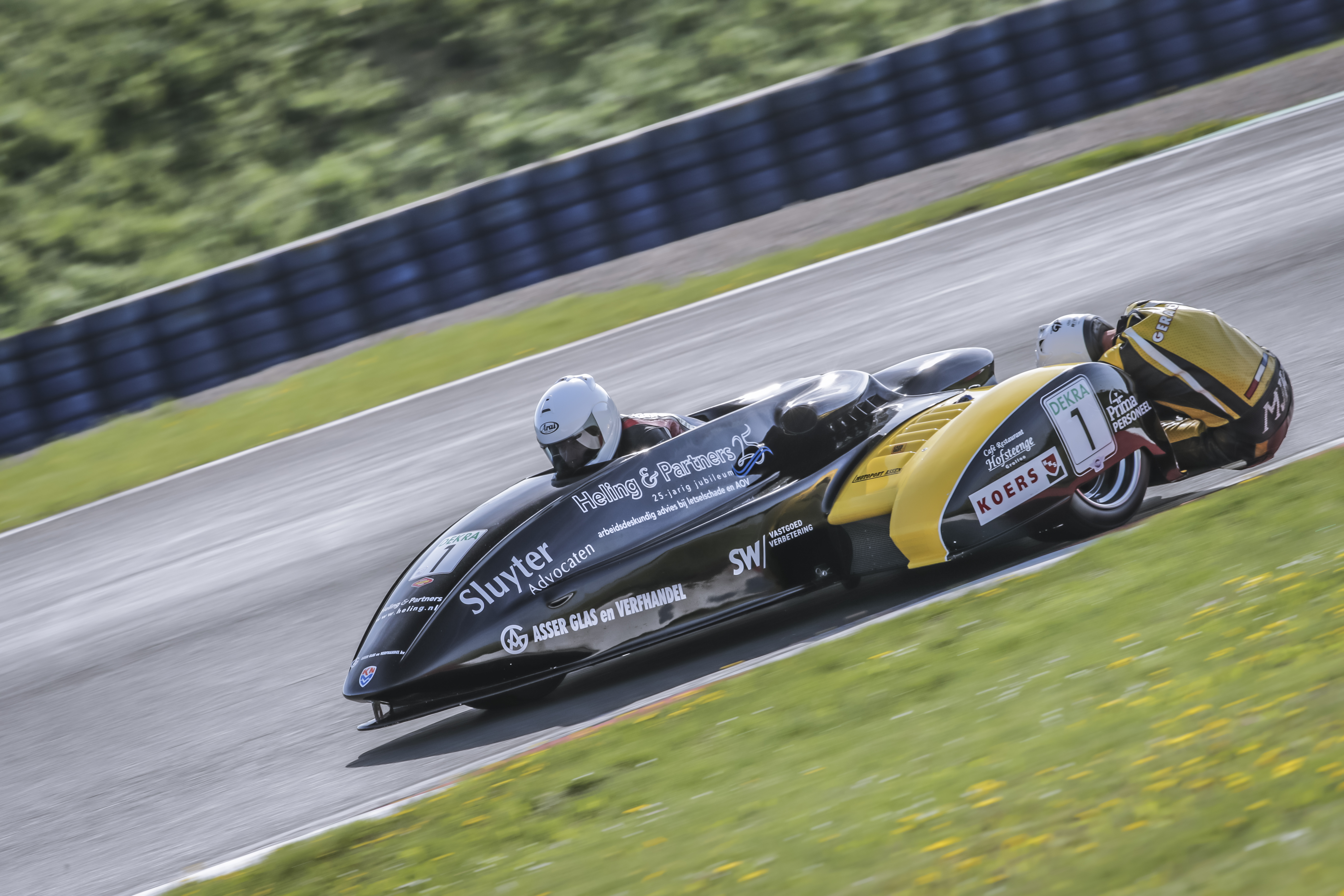 IDM Sidecar: Ex-Weltmeister startet von der Pole Position