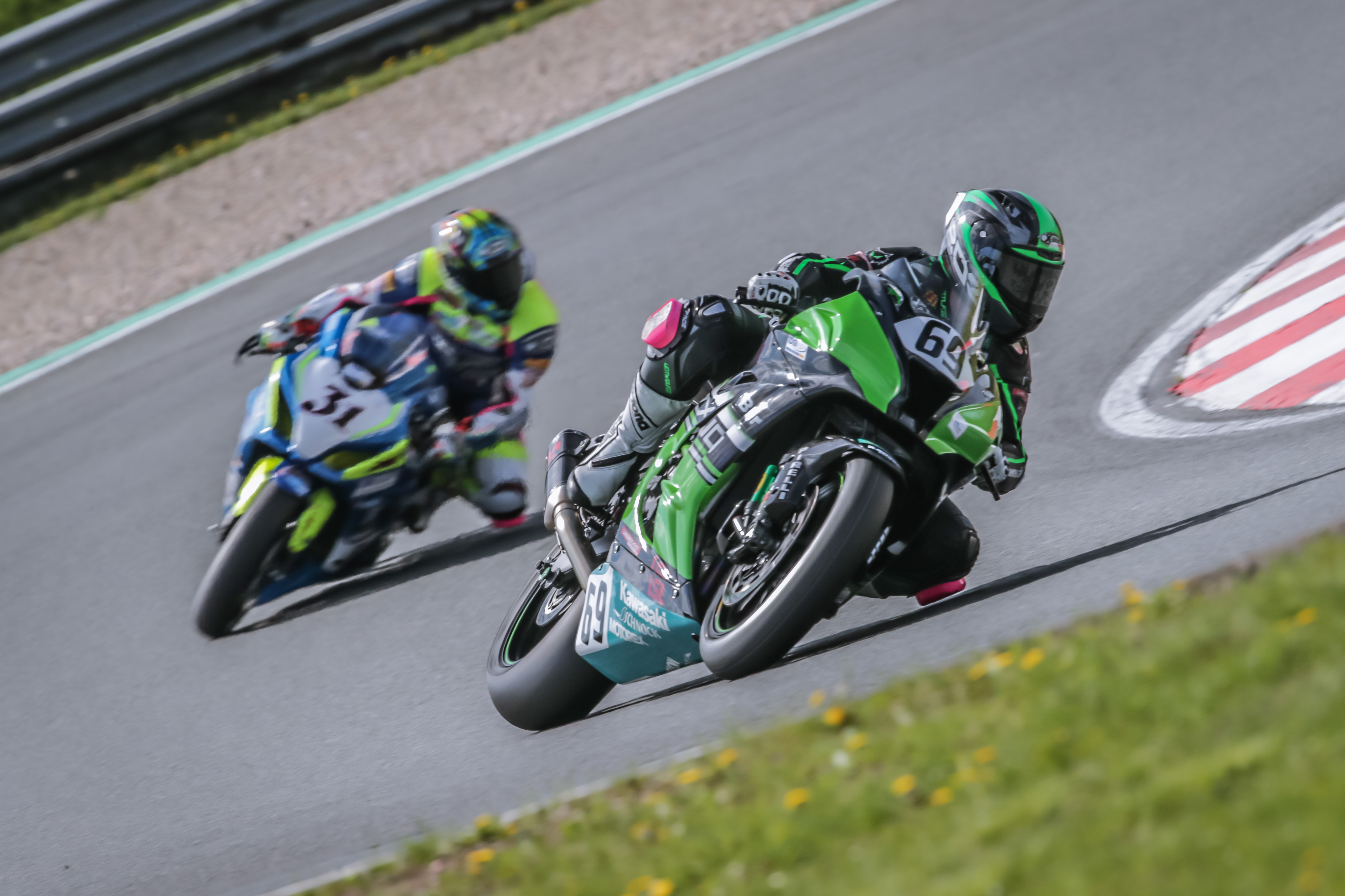 IDM Superbike 1000: Heide und Glöckner beißen Zähne zusammen