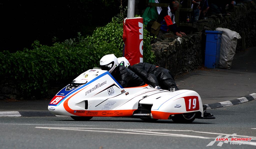 IDM Sidecar: Roscher holt Platz 13 im ersten TT-Rennen