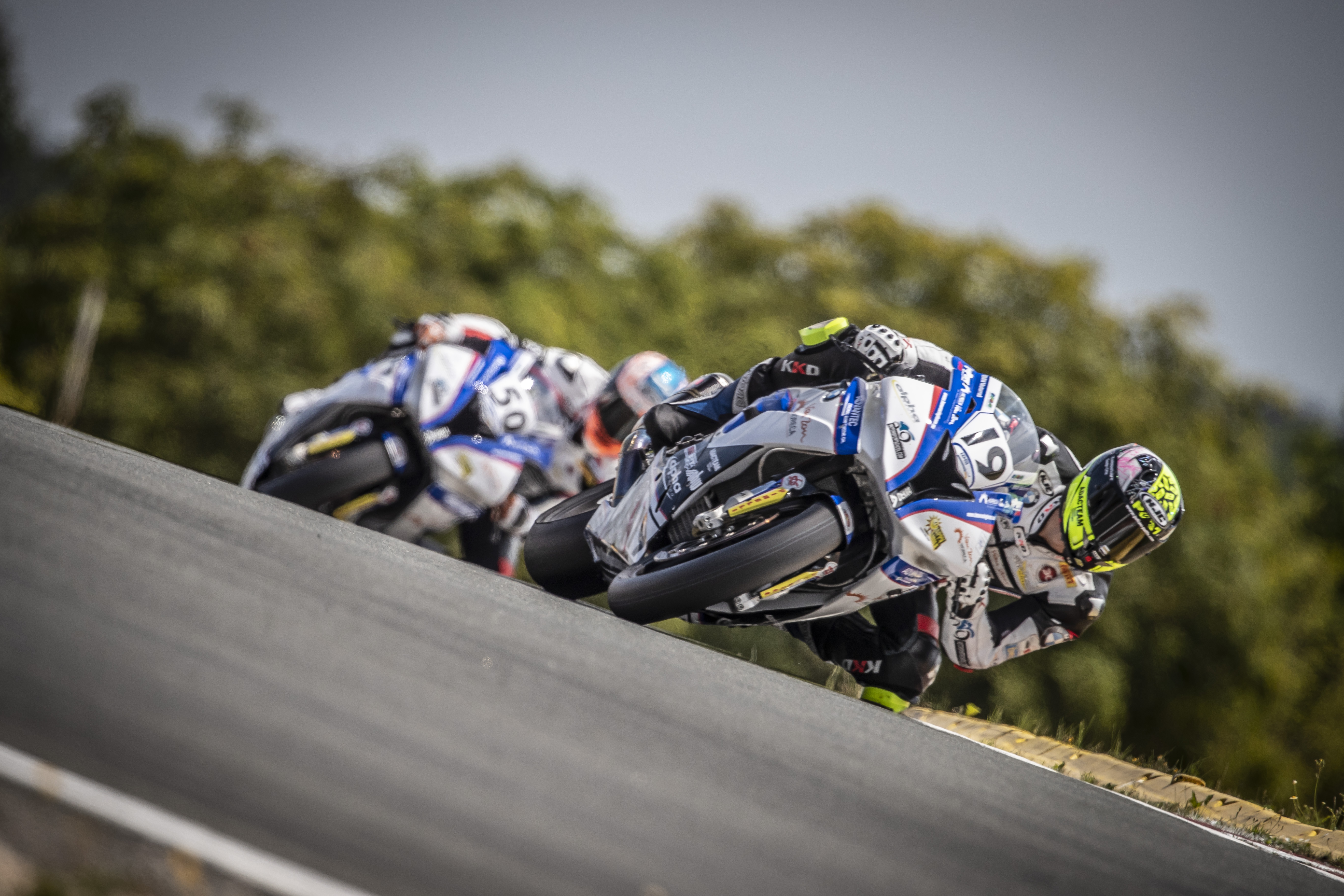 IDM Superbike 1000: Schleiz im Ausnahmezustand, Julian Puffe zu Hause auf der Pole