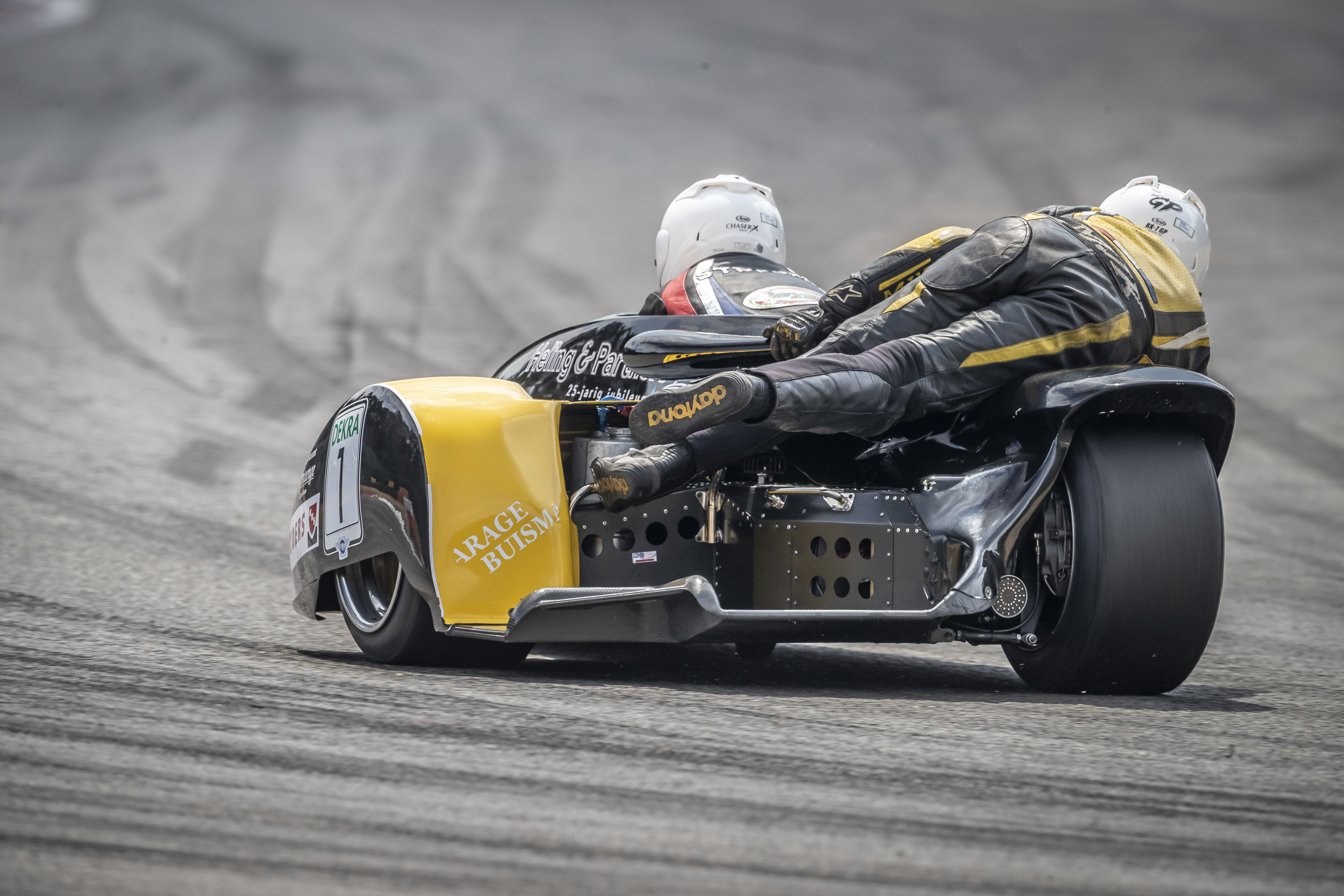 IDM Sidecar: Sattler gewinnt Lauf 1 und rückt Streuer schwer auf die Pelle