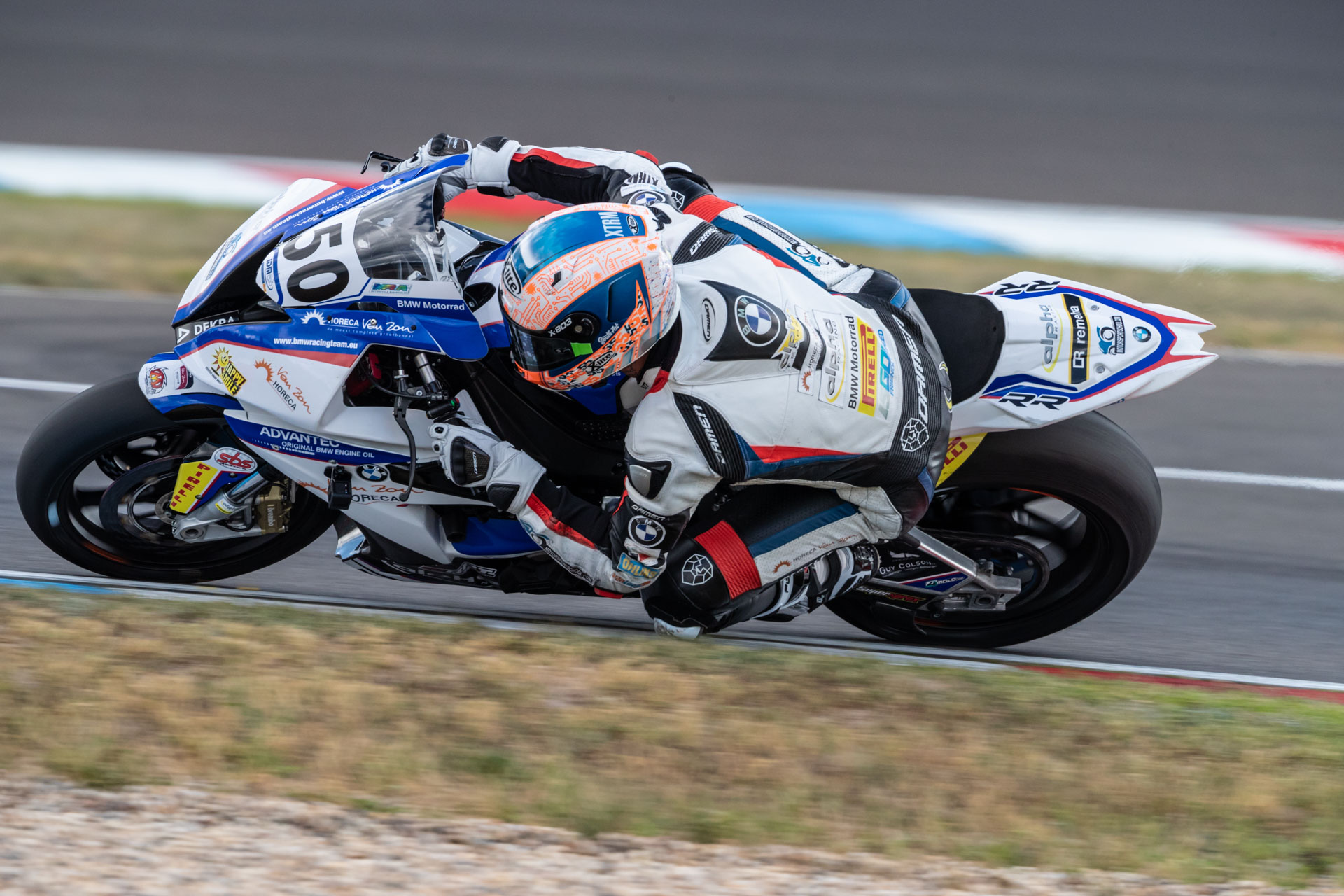 IDM Superbike 1000: Mikhalchik schlägt im zweiten Lauf zurück und kann sogar lächeln