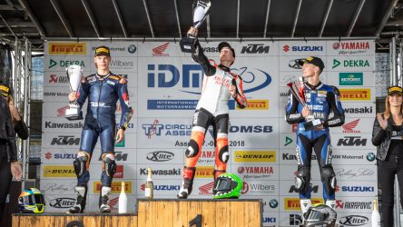 IDM Supersport 300: Toni Erhard besiegt die Konkurrenten auf ihrer Heimstrecke doppelt