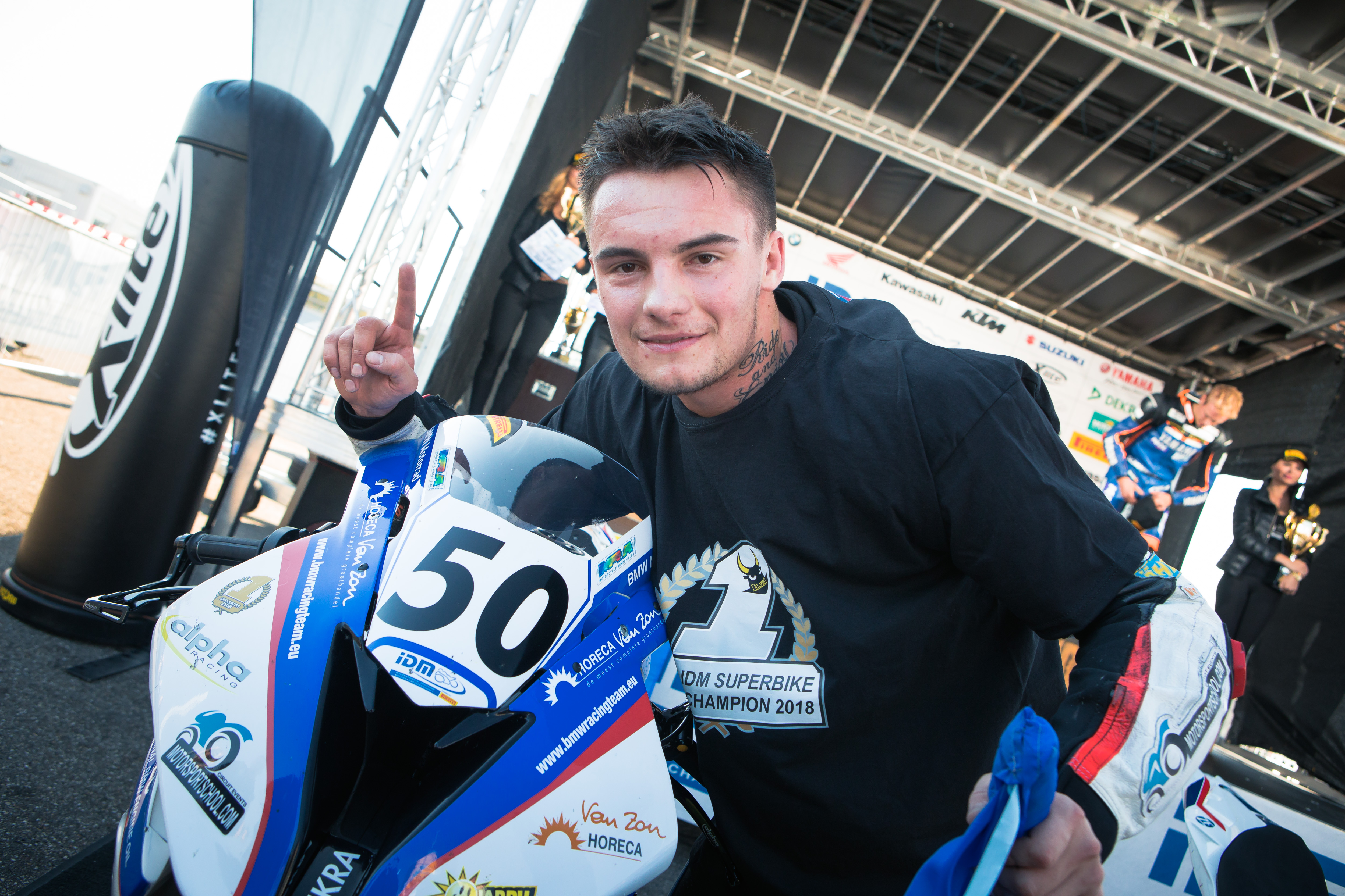IDM Superbike 1000: Ilya Mikhalchik holt den Titel und zeigt Emotionen