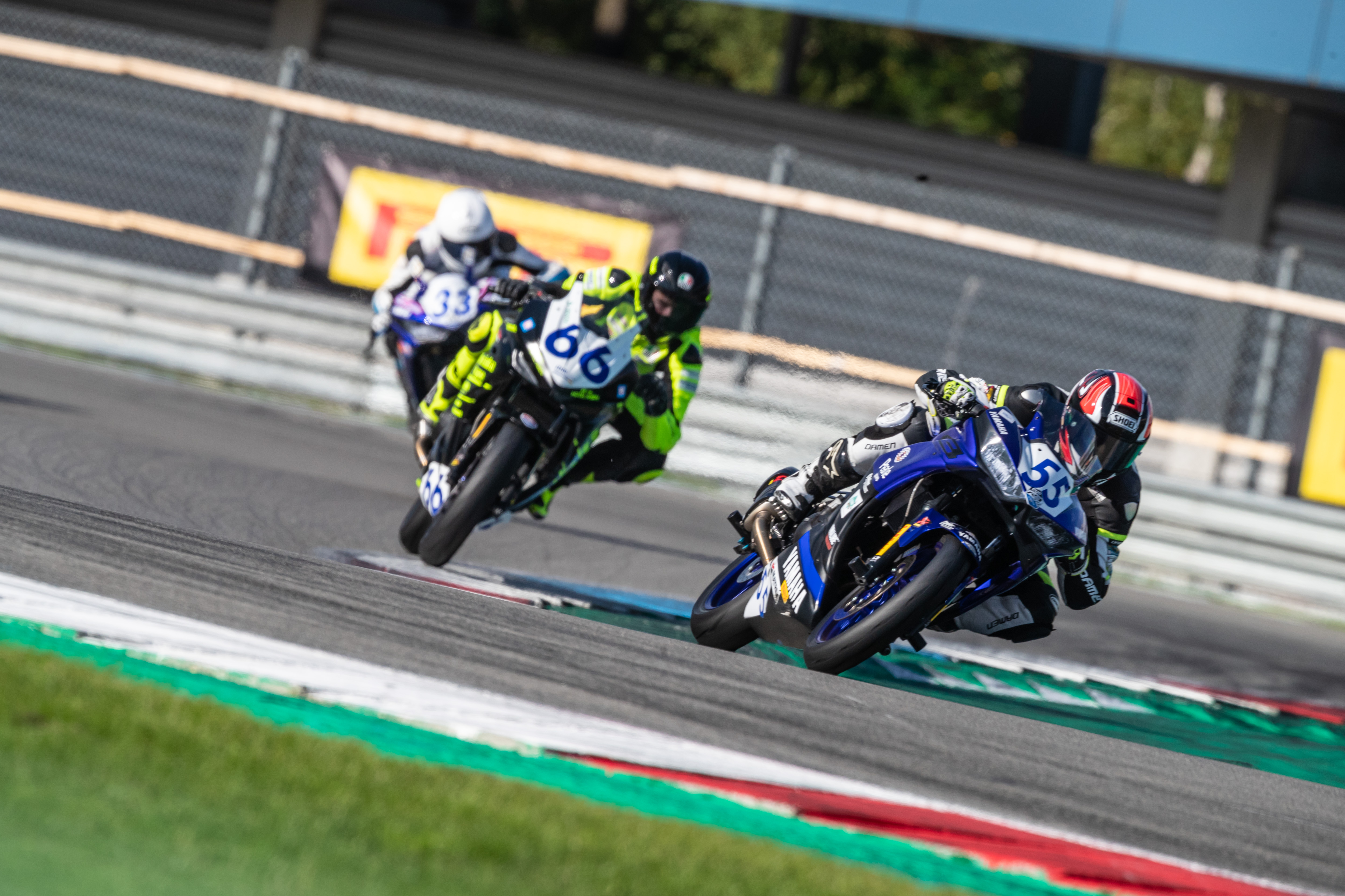 IDM Supersport 300: Steeman stellt mit der Pole Position die Weichen für morgen