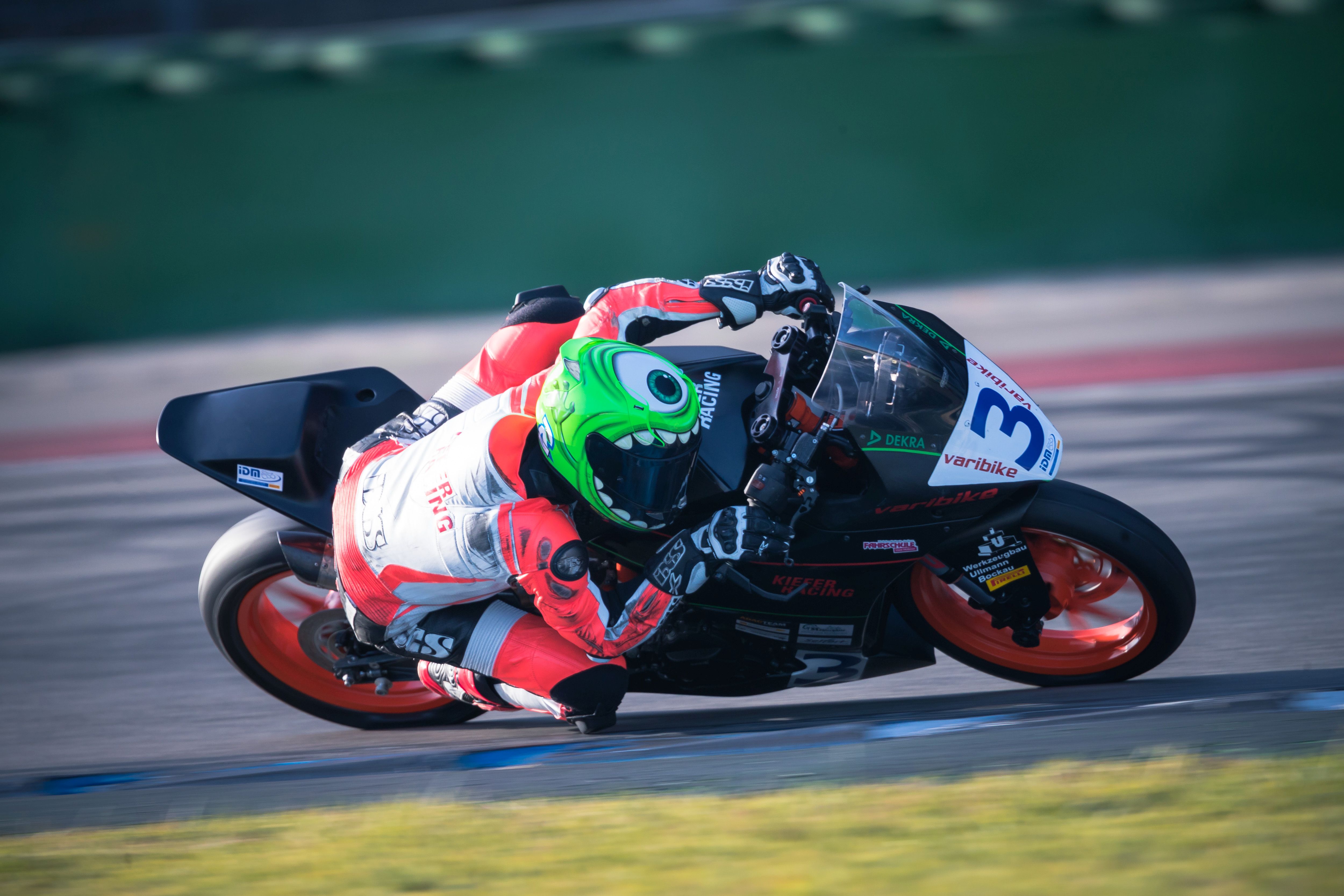 IDM Supersport 300: Toni Erhard macht den Sack zu, Dion Otten wird Vizemeister