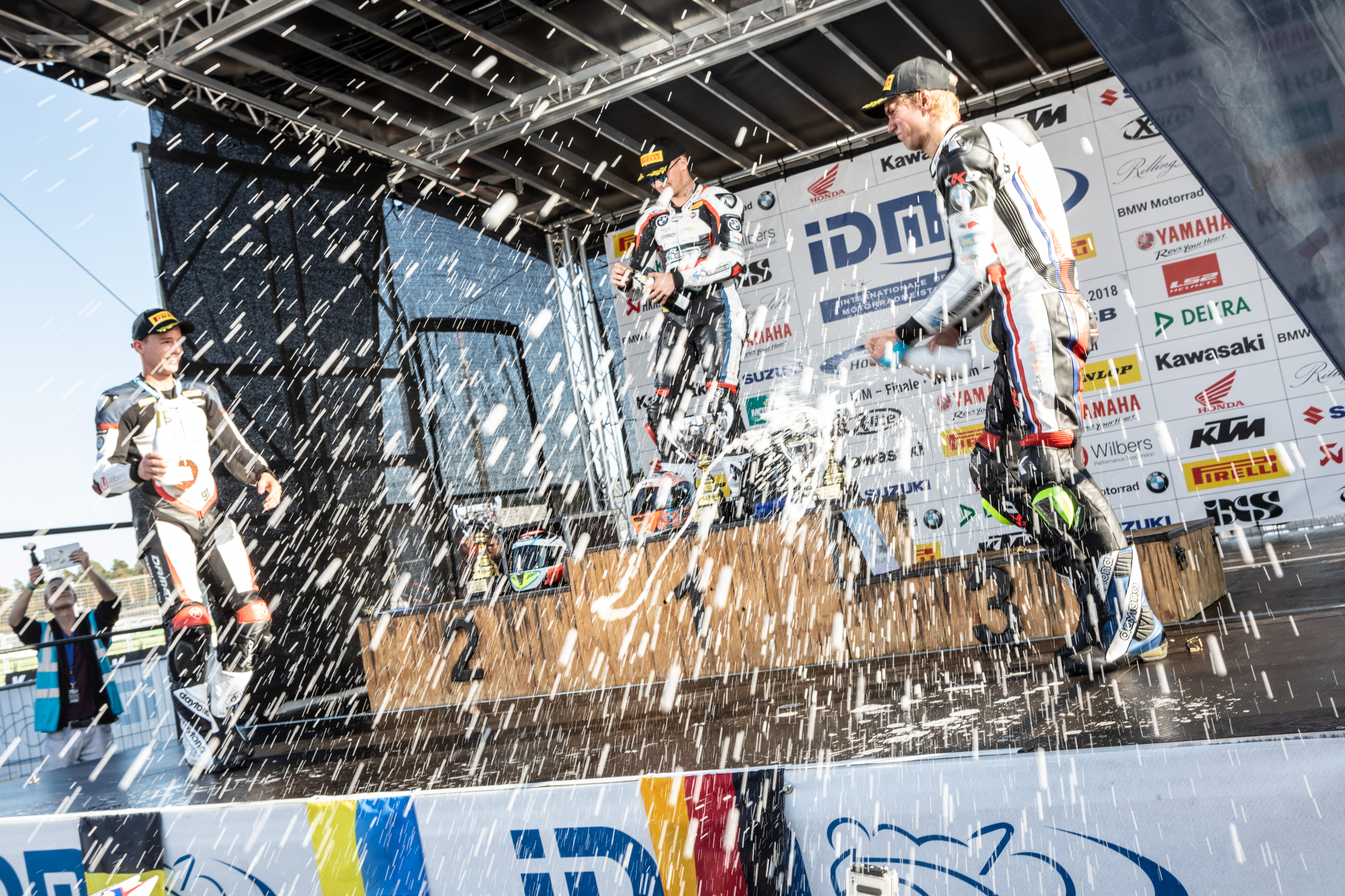 IDM Superbike 1000: Dreifacher BMW-Triumph zum Abschluss und Party im Motodrom