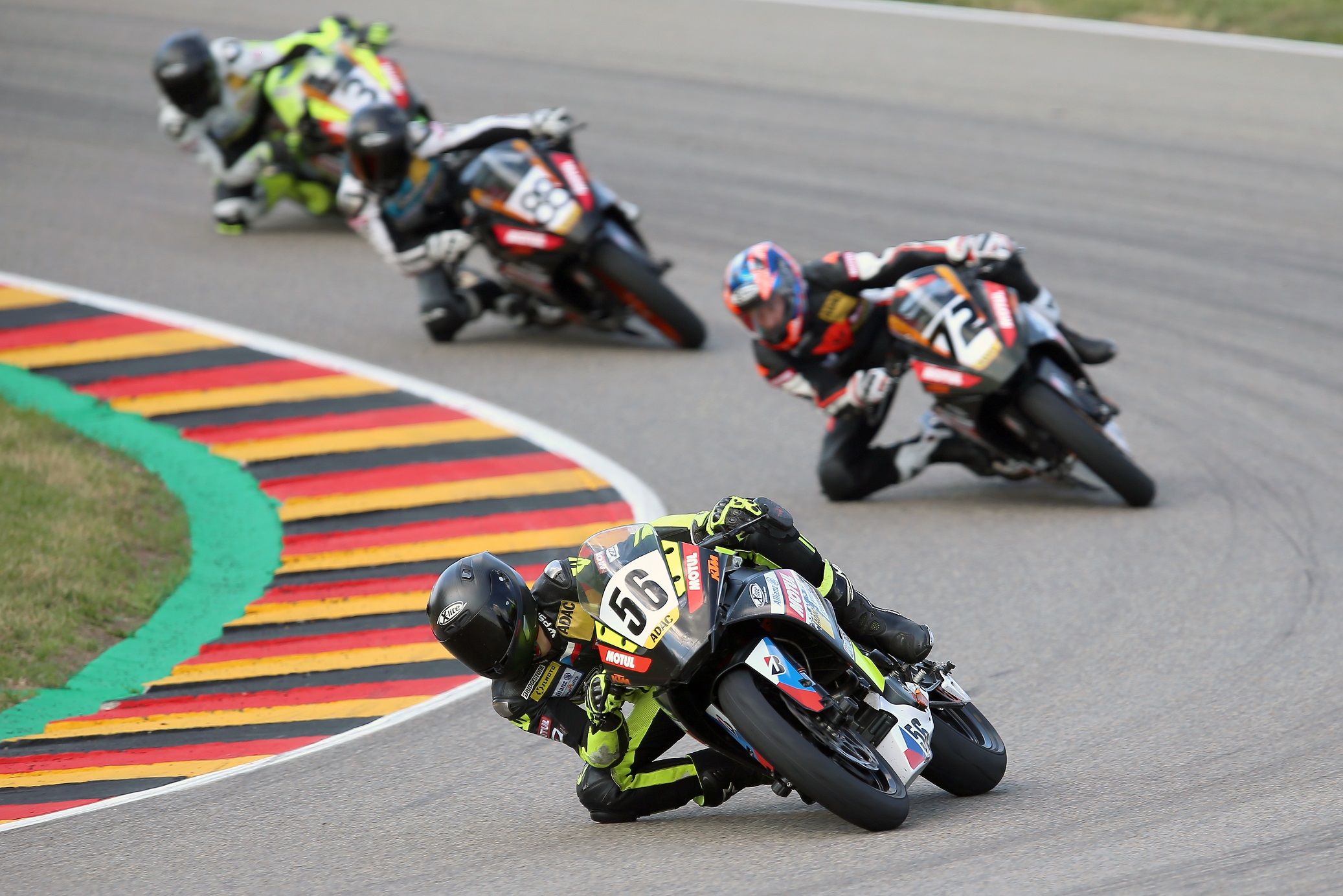 IDM Supersport 300: Der ADAC Junior Cup-Vize David Kubáň greift an
