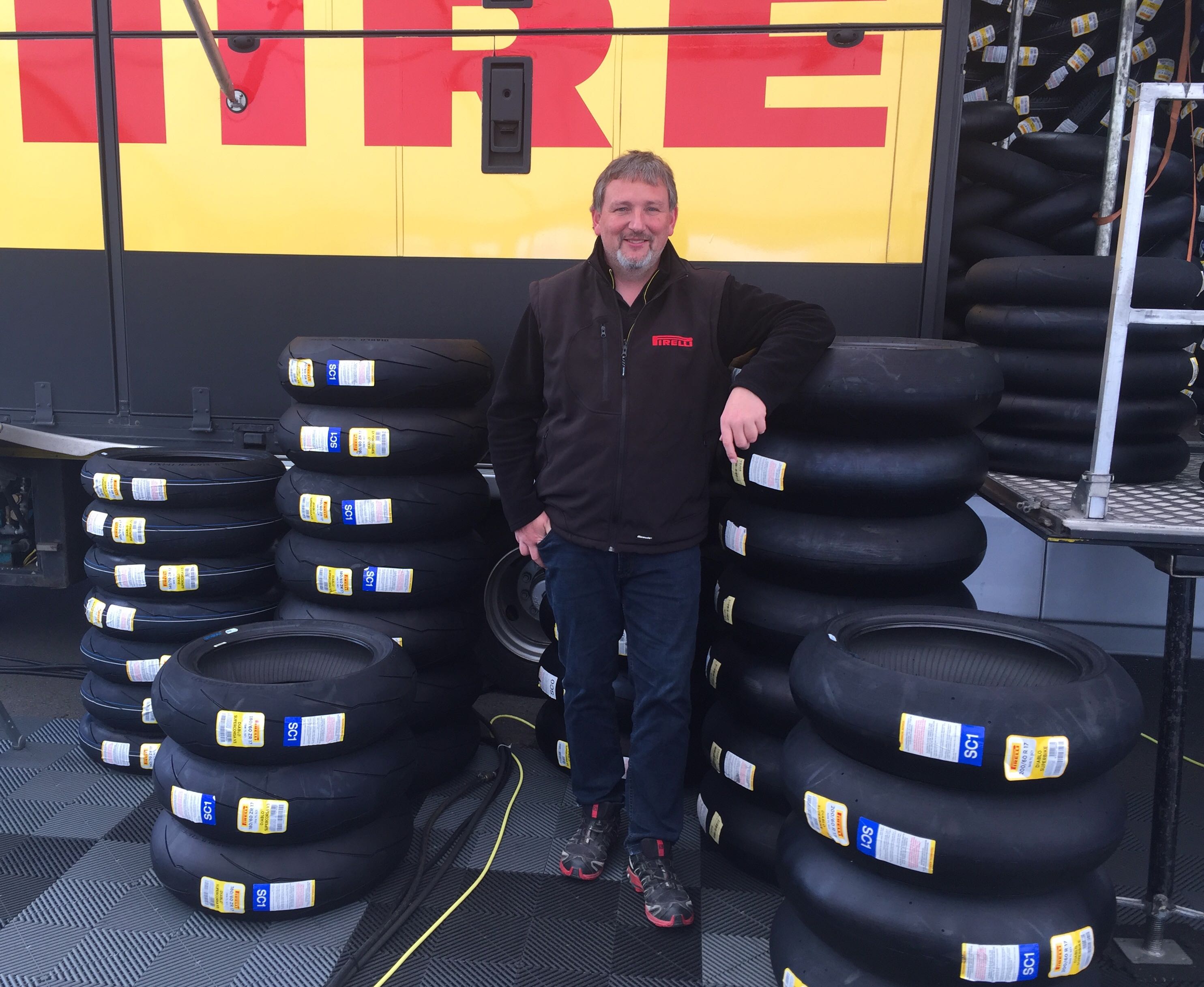 IDM 2019: Trucks mit neuen Pirelli-Reifen angekommen