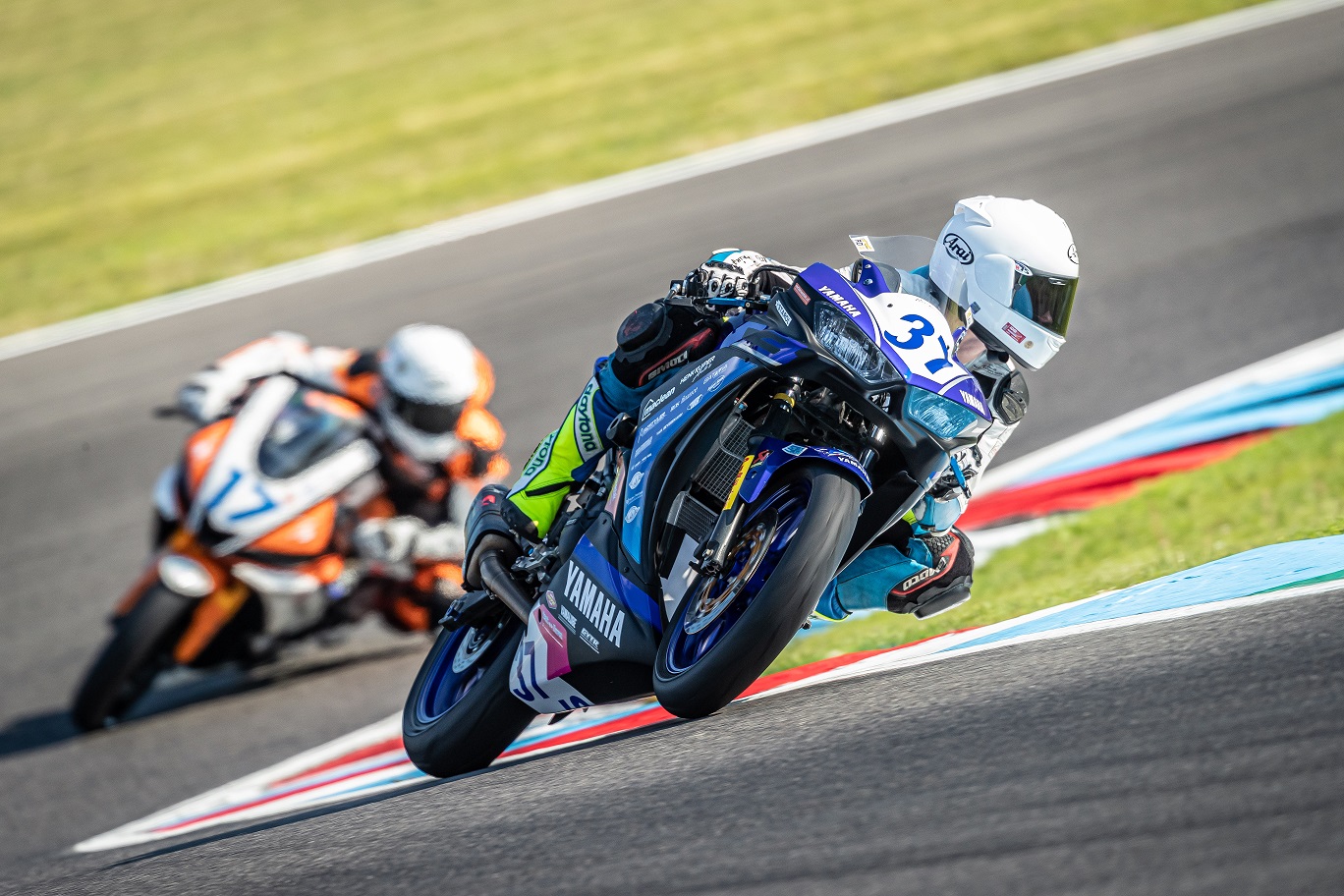 IDM Supersport 300: Sieg für den Gast, Punkte für Dunnik