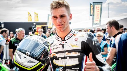 IDM Superbike 1000: Puffe erobert die Pole in Oschersleben