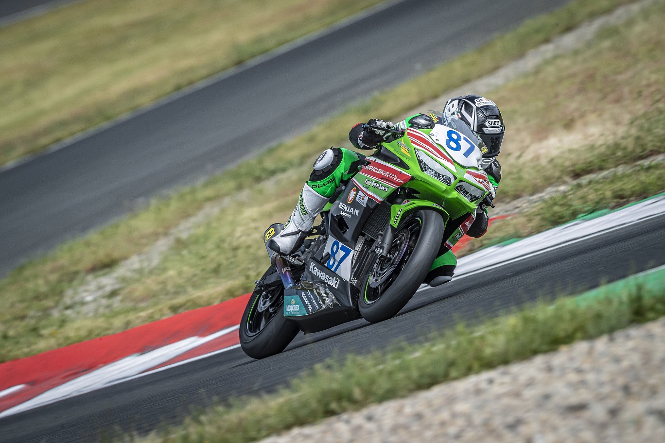 IDM Supersport 300: Überraschung durch Kawasaki-Pilot Licciardi