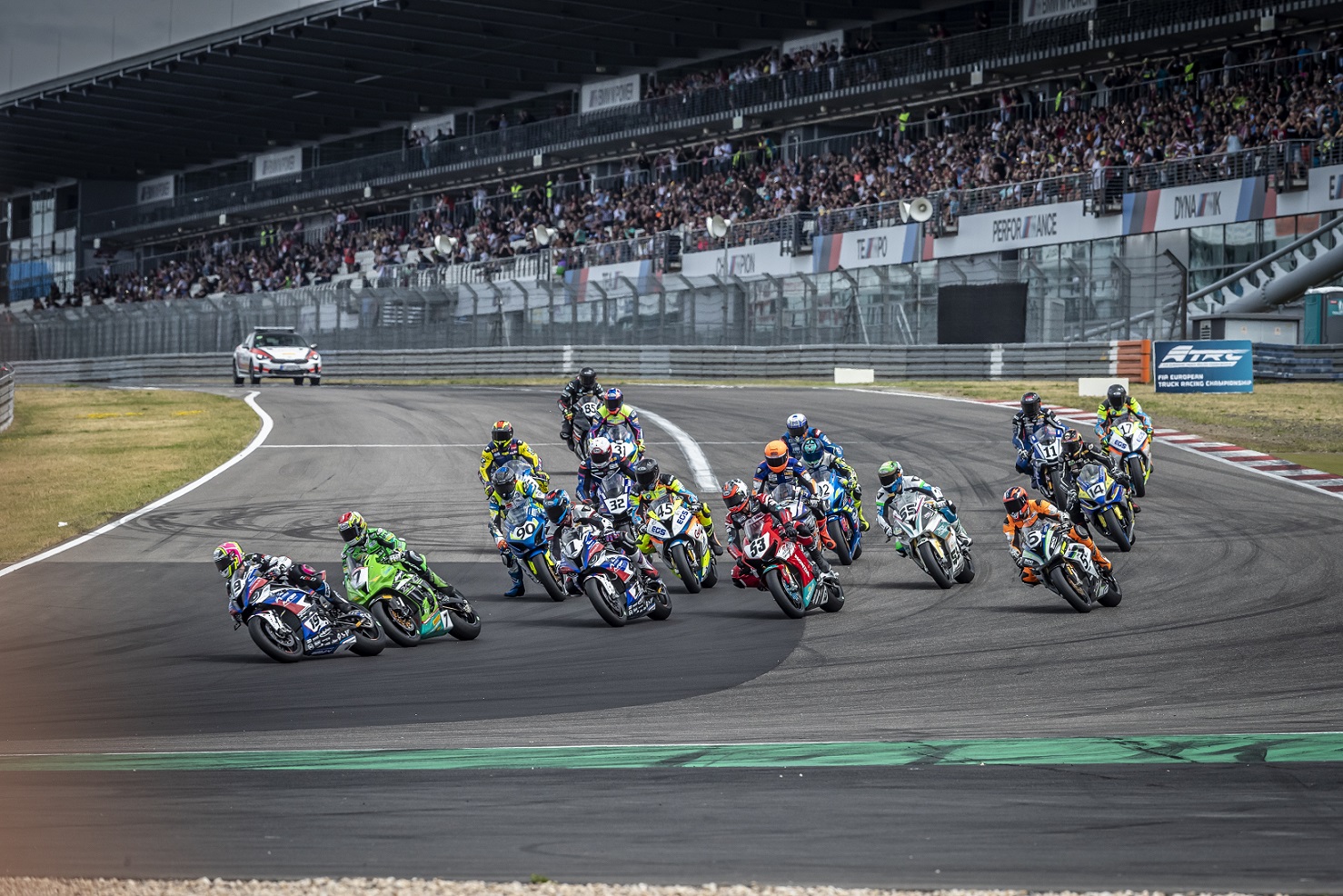 IDM Superbike 1000: Mikhalchik schlägt zurück und tanzt den Hopak