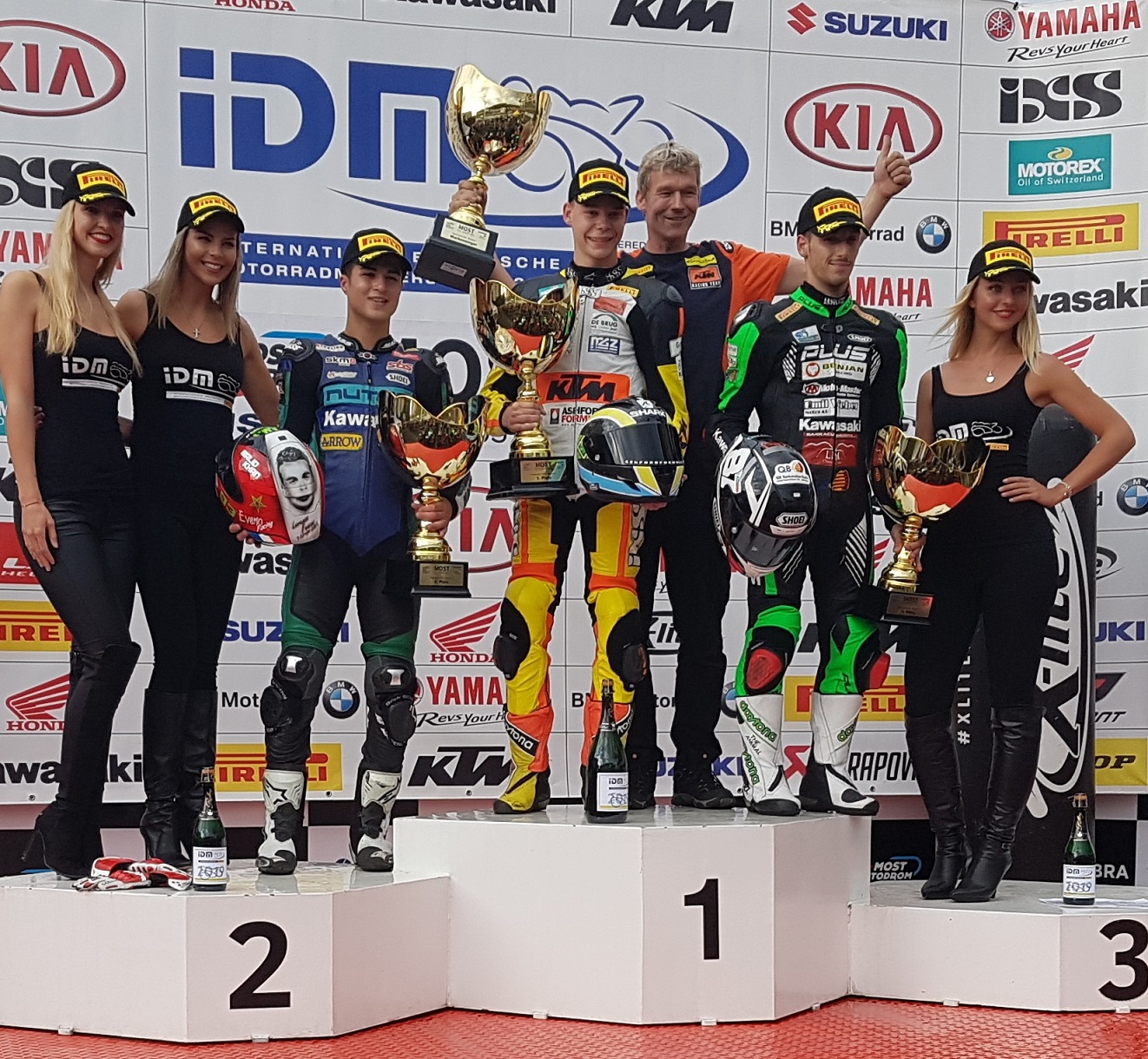 IDM Supersport 300: Victor Steeman lässt seine Verfolger im ersten Rennen abblitzen