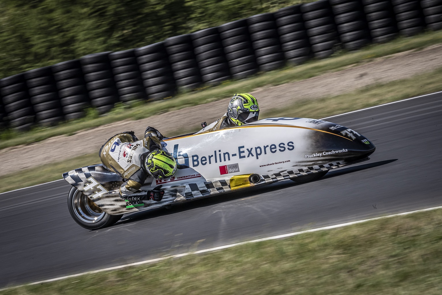 IDM Sidecar: Reeves Schnellster im Qualifying, Abbruch nach zwei Runden