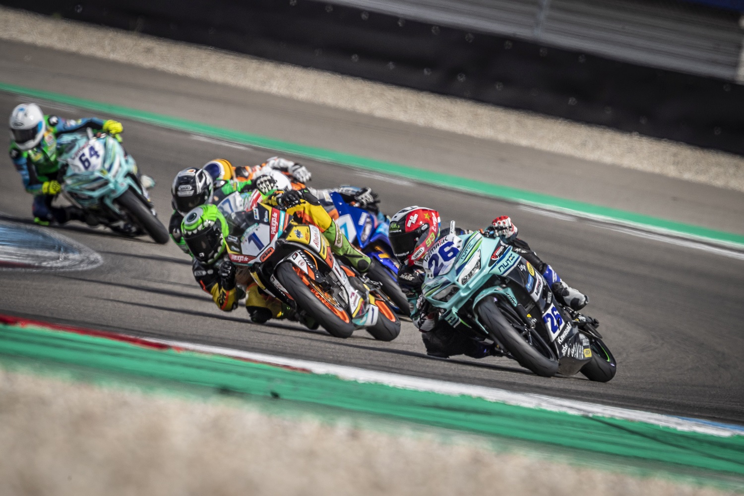 IDM Supersport 300: Walid Khan feiert in Assen einen Doppelsieg