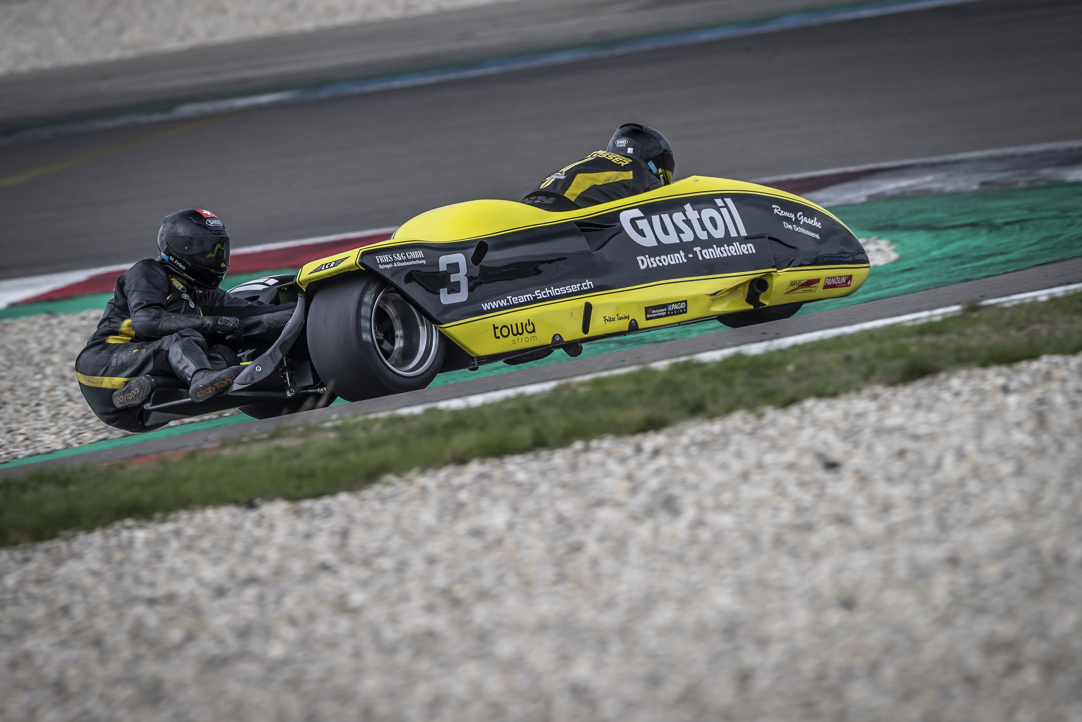 IDM Sidecar: Die 600 ccm-Gespanne geben im ersten Qualifying das Tempo vor