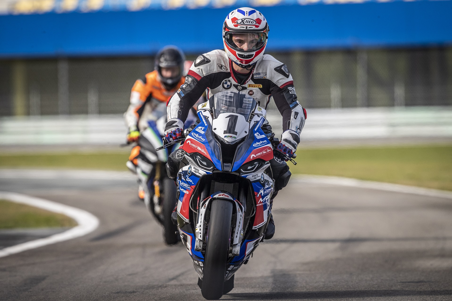 IDM Superbike 1000: Mikhalchik ebnet sich im Qualifying den Weg zum vorzeitigen Triumph