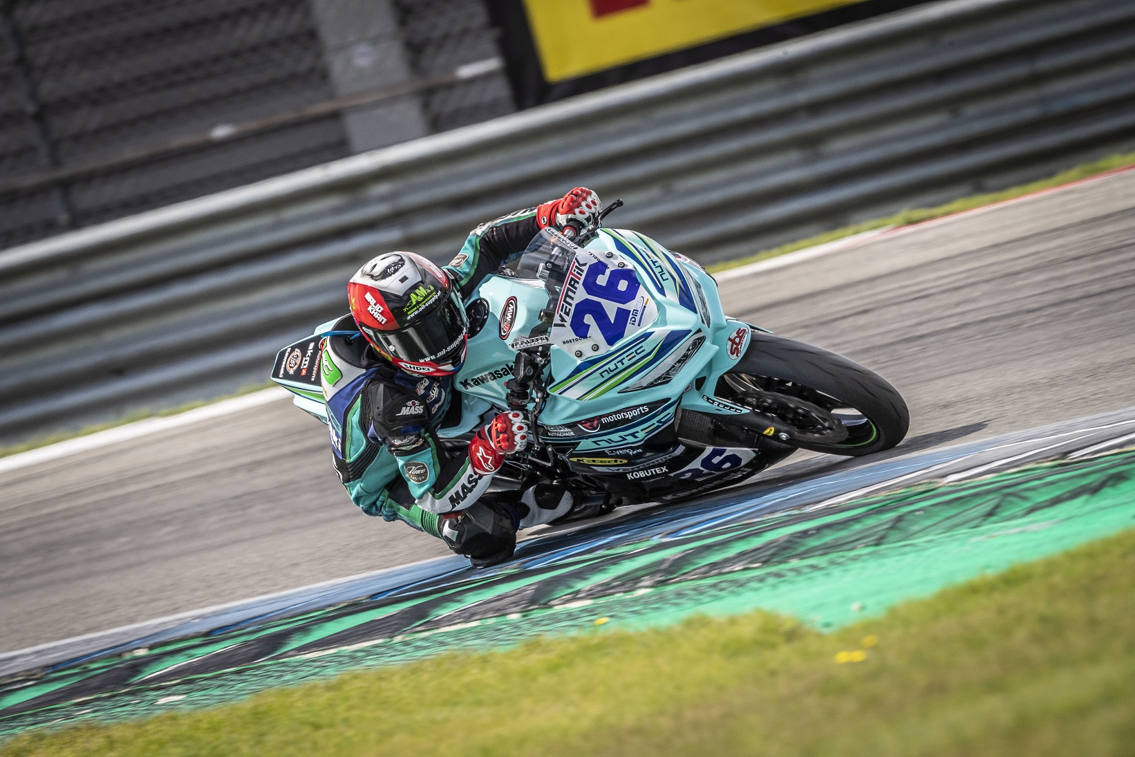 IDM Supersport 300: Kawasaki-Pilot Licciardi baut Spitzenposition aus