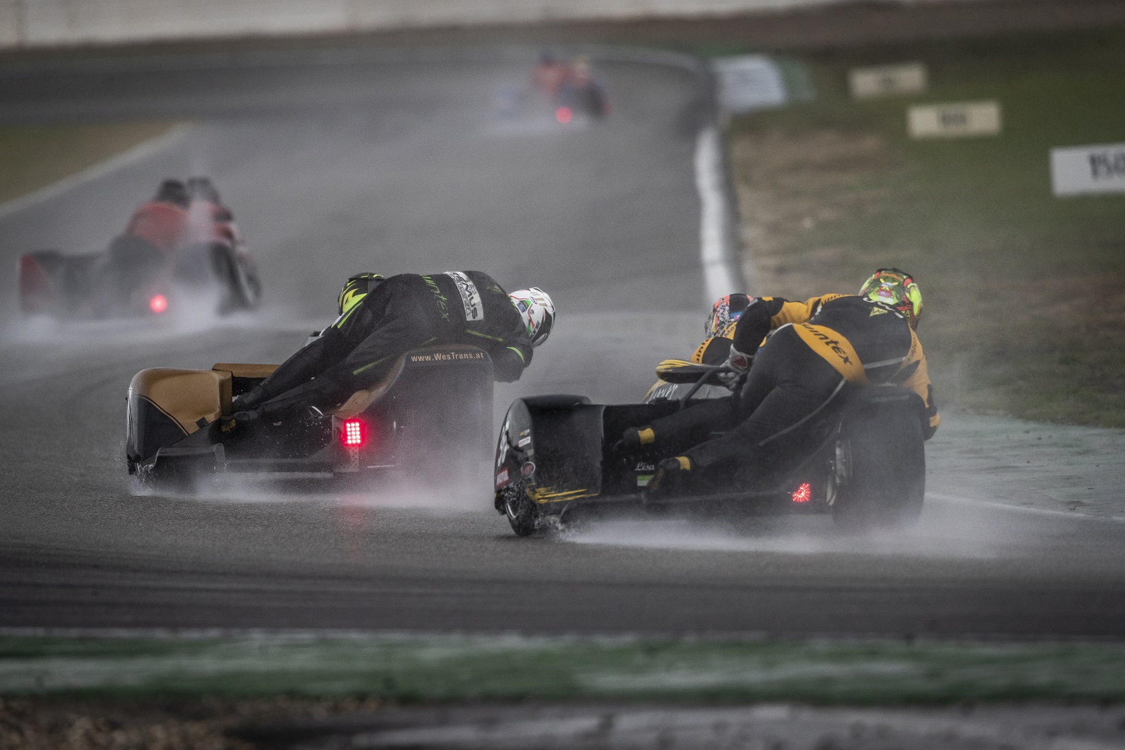 IDM Sidecar: Finnen-Express im ersten Qualifying hauchdünn vorn