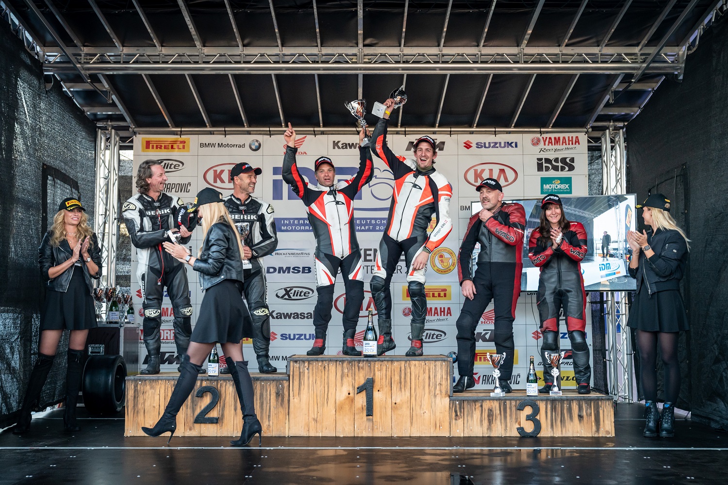 IDM Sidecar: Roscher und Hirschi jetzt punktgleich vor dem letzten Lauf