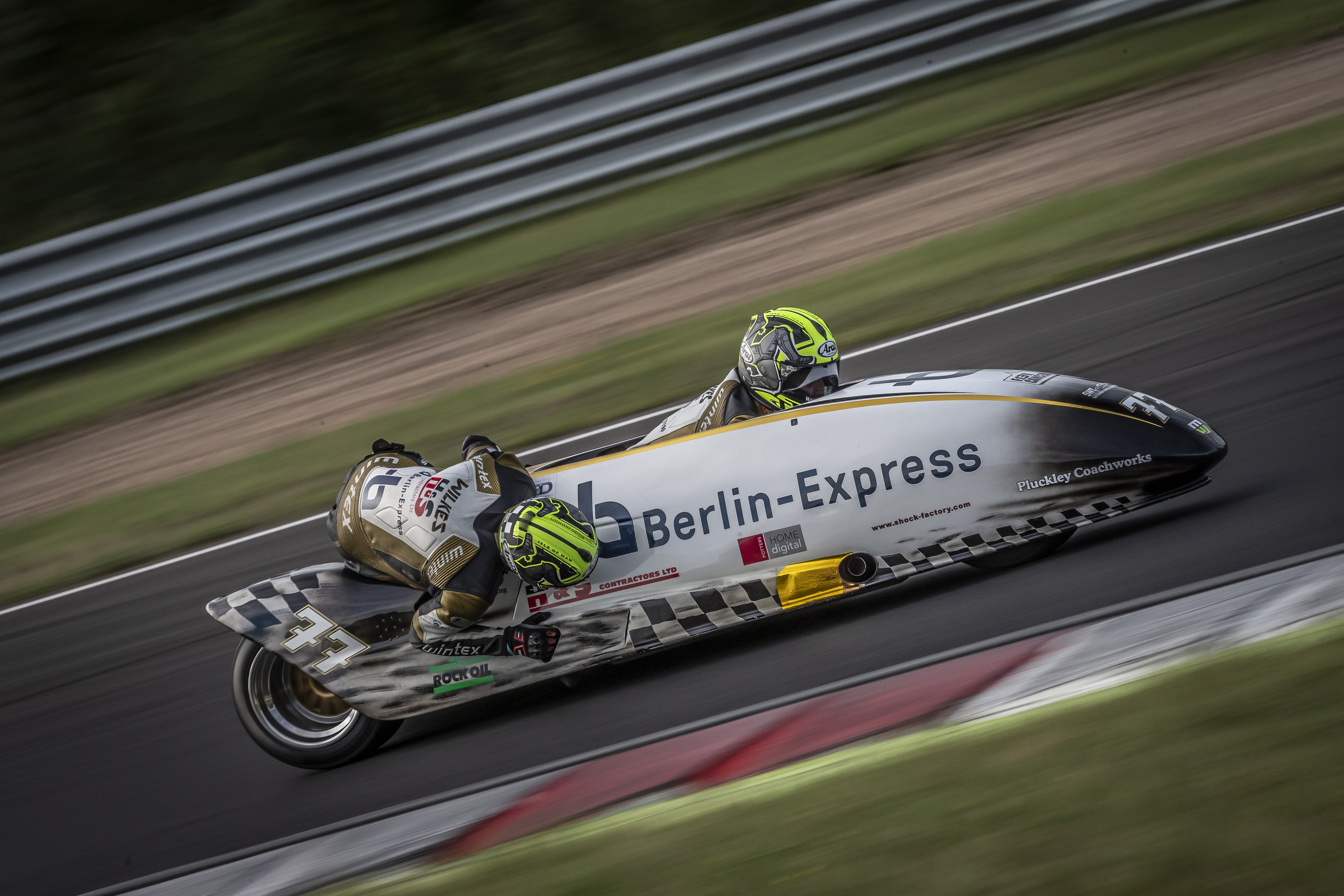 IDM Sidecar: Champion Reeves zum achten Mal Weltmeister – Bruch bei Sattler