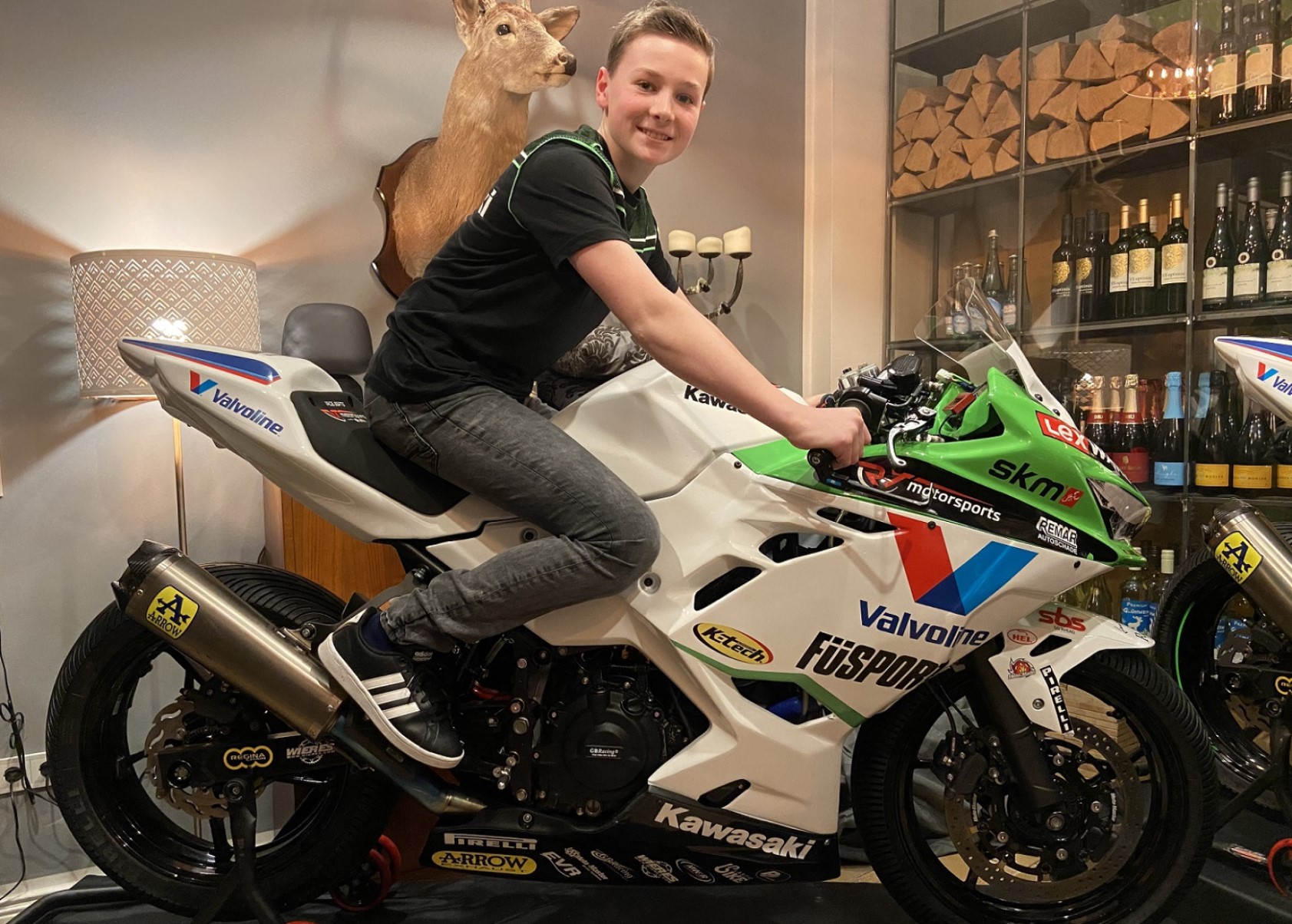 IDM Supersport 300: Kawasaki-Neuzugang Jorke Erwig ist ein flotter Hirsch