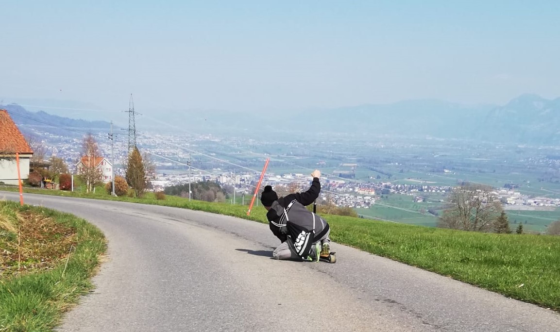 IDM-Stars während der Corona-Krise: Gaming statt Gefahr im Verzug (Dominic Schmitter)