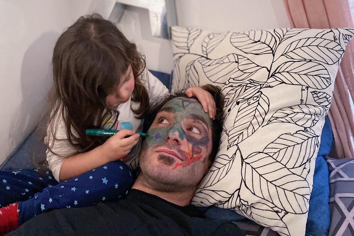 Alex Polita bietet Hilfe für Medikamenten-Auslieferung an