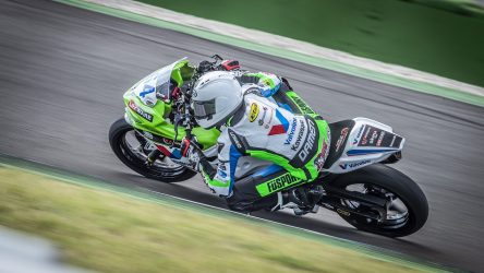 IDM Supersport 300: Niederländische Dreifachführung im ersten Qualifying