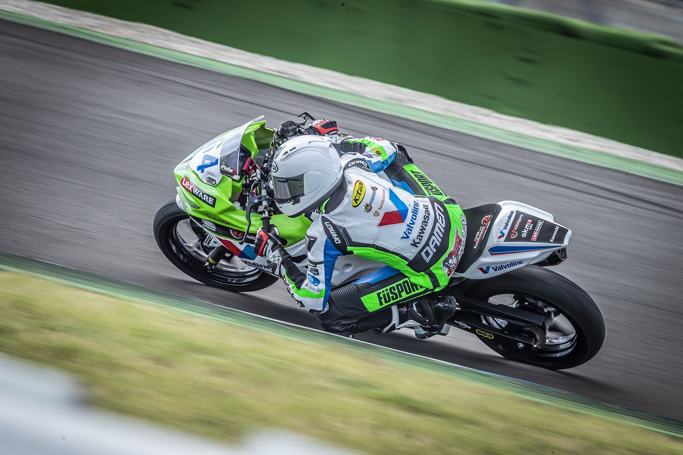 IDM Supersport 300: Niederländische Dreifachführung im ersten Qualifying