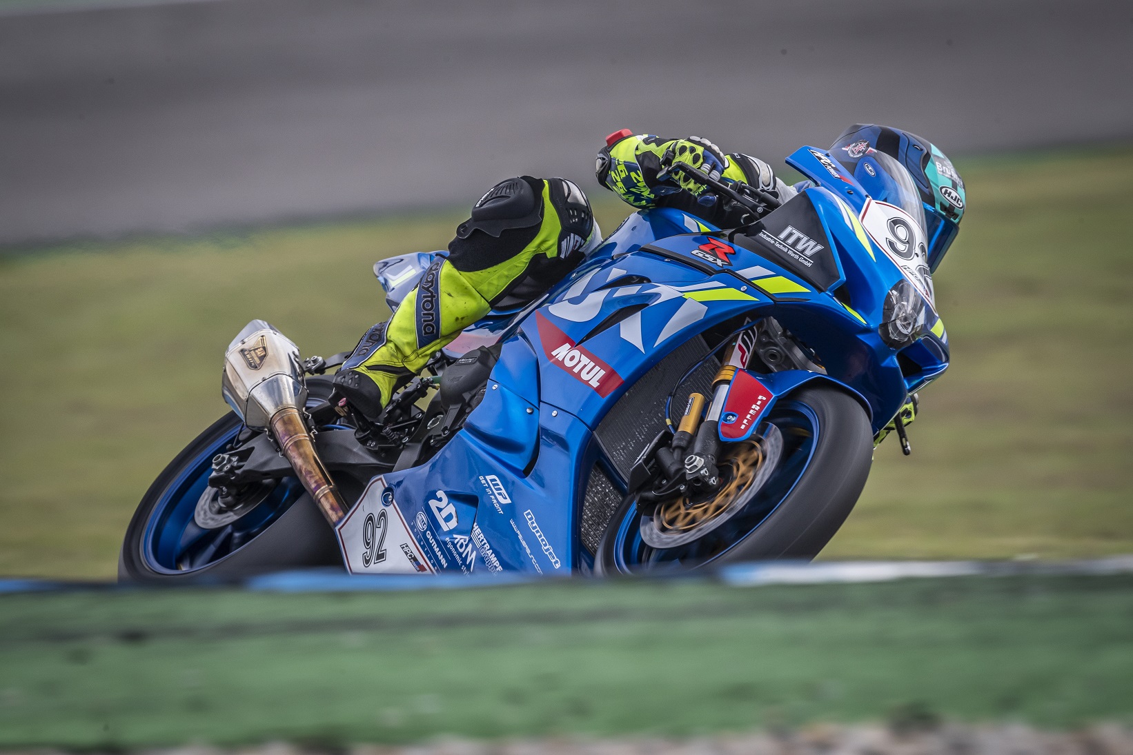 IDM Superbike 1000: Die Technik der Motorräder und alle Fahrer