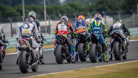 IDM Superbike 1000: Jonas Folger auf der Pole und kaum Luft zum Atmen