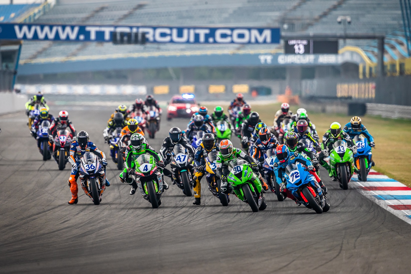 IDM Supersport 600: Rookie Victor Steeman holt sich den Auftakt-Sieg