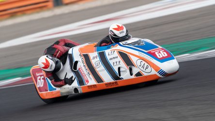 IDM Sidecar: Roscher schneller, Reeves auf Sparflamme zur Pole Position