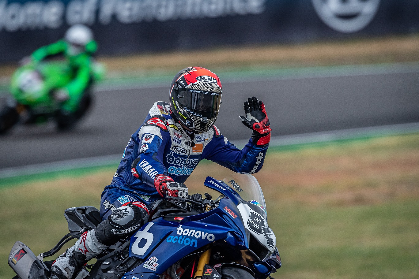 IDM Superbike 1000: Meister Jonas Folger bleibt auch im letzten Lauf ungeschlagen