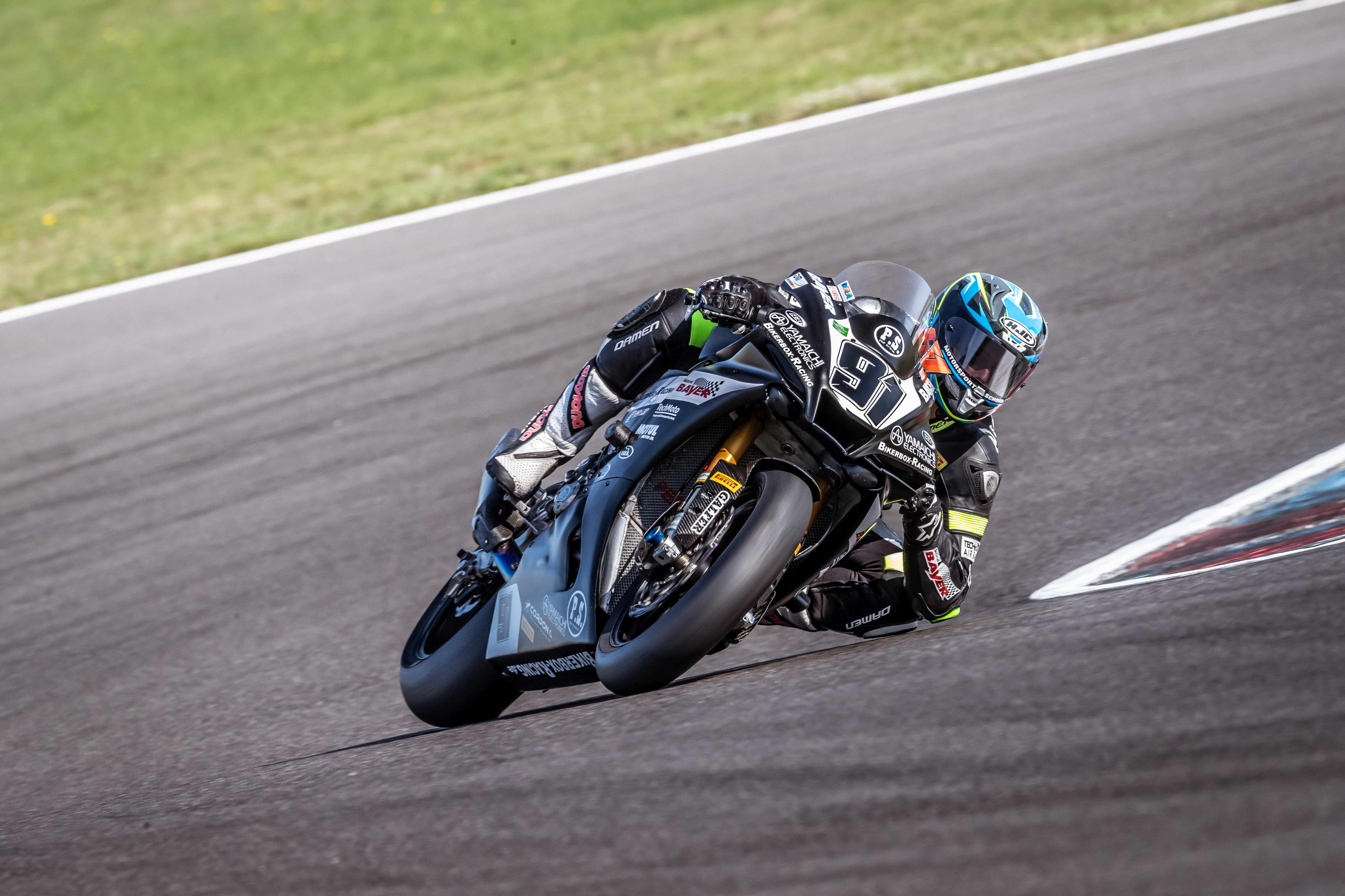 IDM Superbike 1000: Saison-Aus für Bastien Mackels, Handbruch nach Highsider