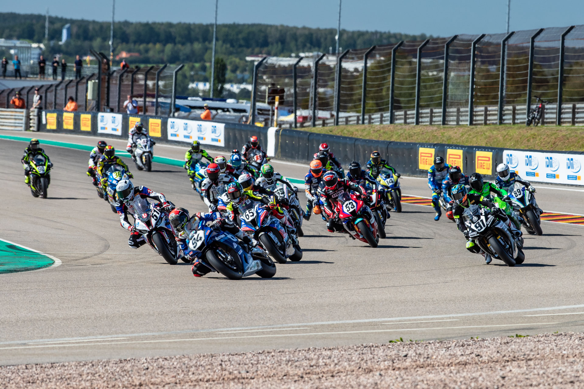IDM Superbike 1000: Viertes Rennen, vierter Sieg für Folger, ein Krimi dahinter