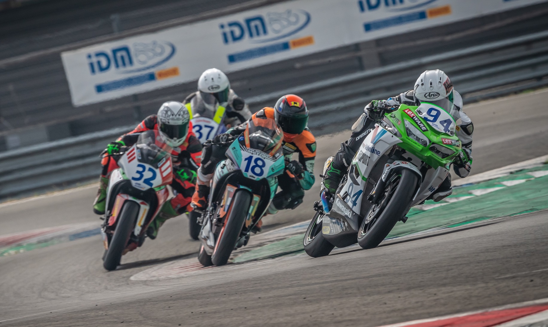 IDM Supersport 300: Siebdrath und de Vleeschauwer wieder fix bei Kawasaki